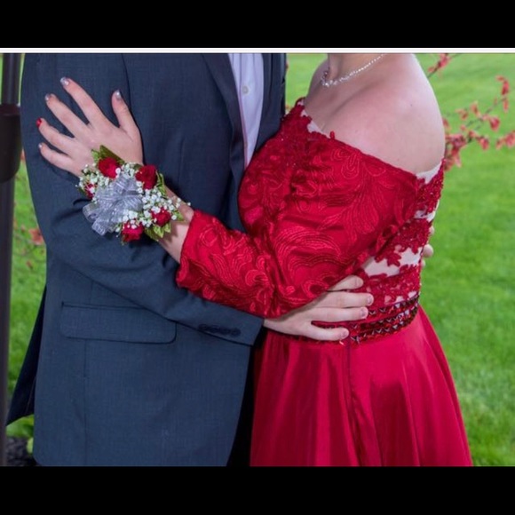 Prom dress! - Picture 2 of 3